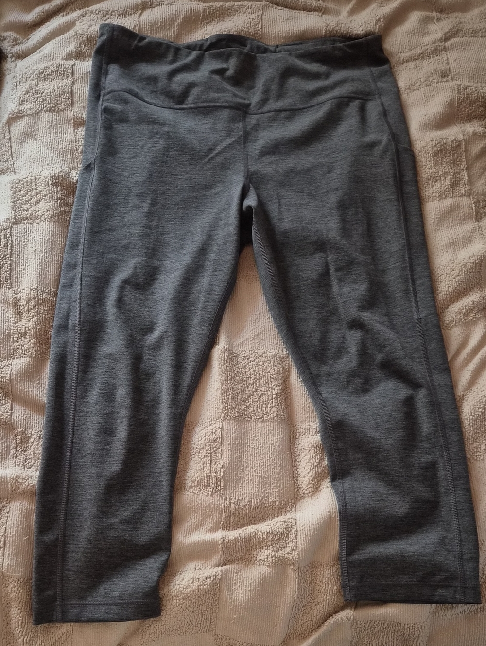 Athleta Ultimate Stash Pocket Capri Leggings
